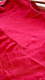 Imported long-sleeved shirt for girls, suitable for ages 1 to 8 years old.