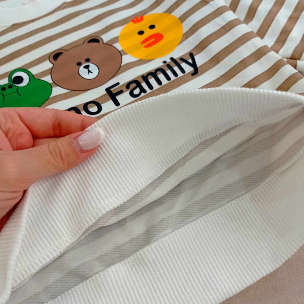 Blouse and pants for girls and boys, suitable for ages 1 to 4 years.