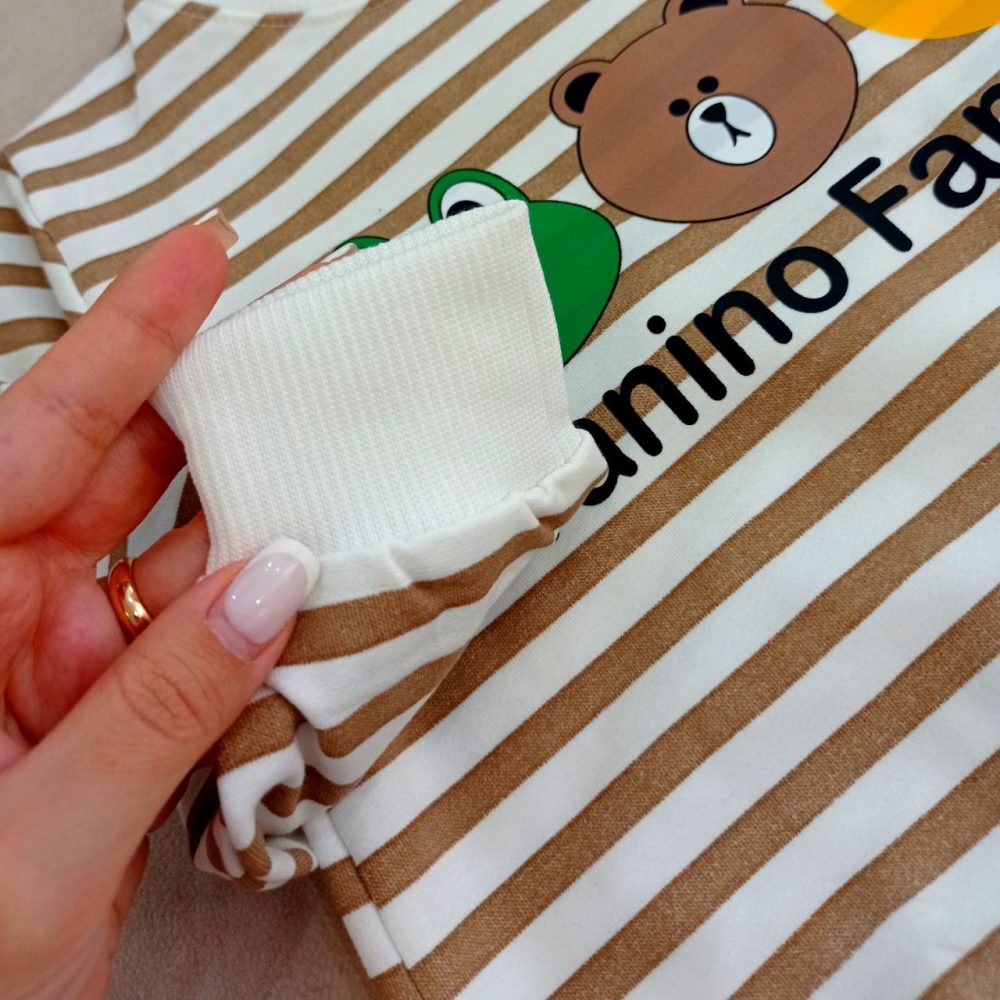 Blouse and pants for girls and boys, suitable for ages 1 to 4 years.