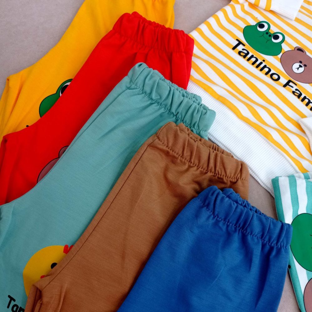 Blouse and pants for girls and boys, suitable for ages 1 to 4 years.