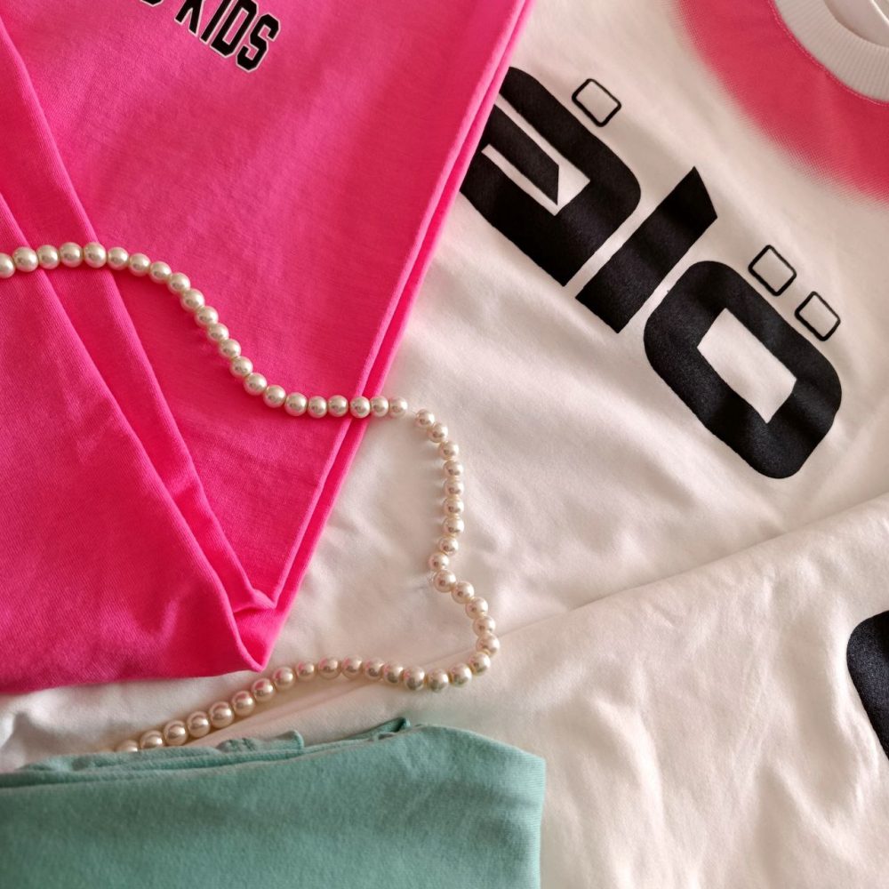 Blouse and pants for girls and boys, suitable for ages 10 to 12 years old