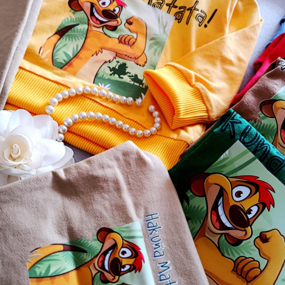 Girls' and boys' blouses and pants, suitable for ages 1 to 5 years old.