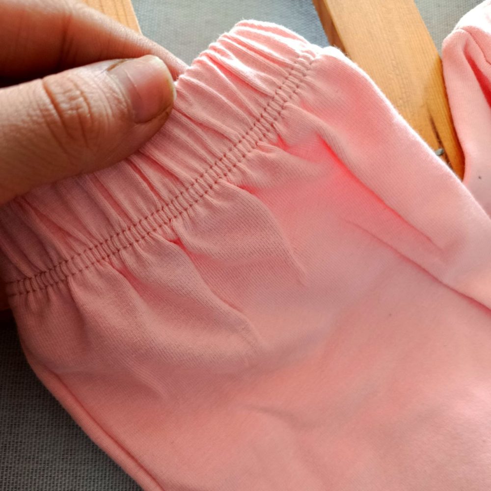 Girls' blouse and pants suitable for ages 1 to 5 years