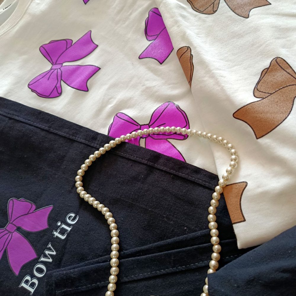 Girls' blouse and pants suitable for ages 10 to 14 years (5) Girls' blouse and pants suitable for ages 10 to 14 years