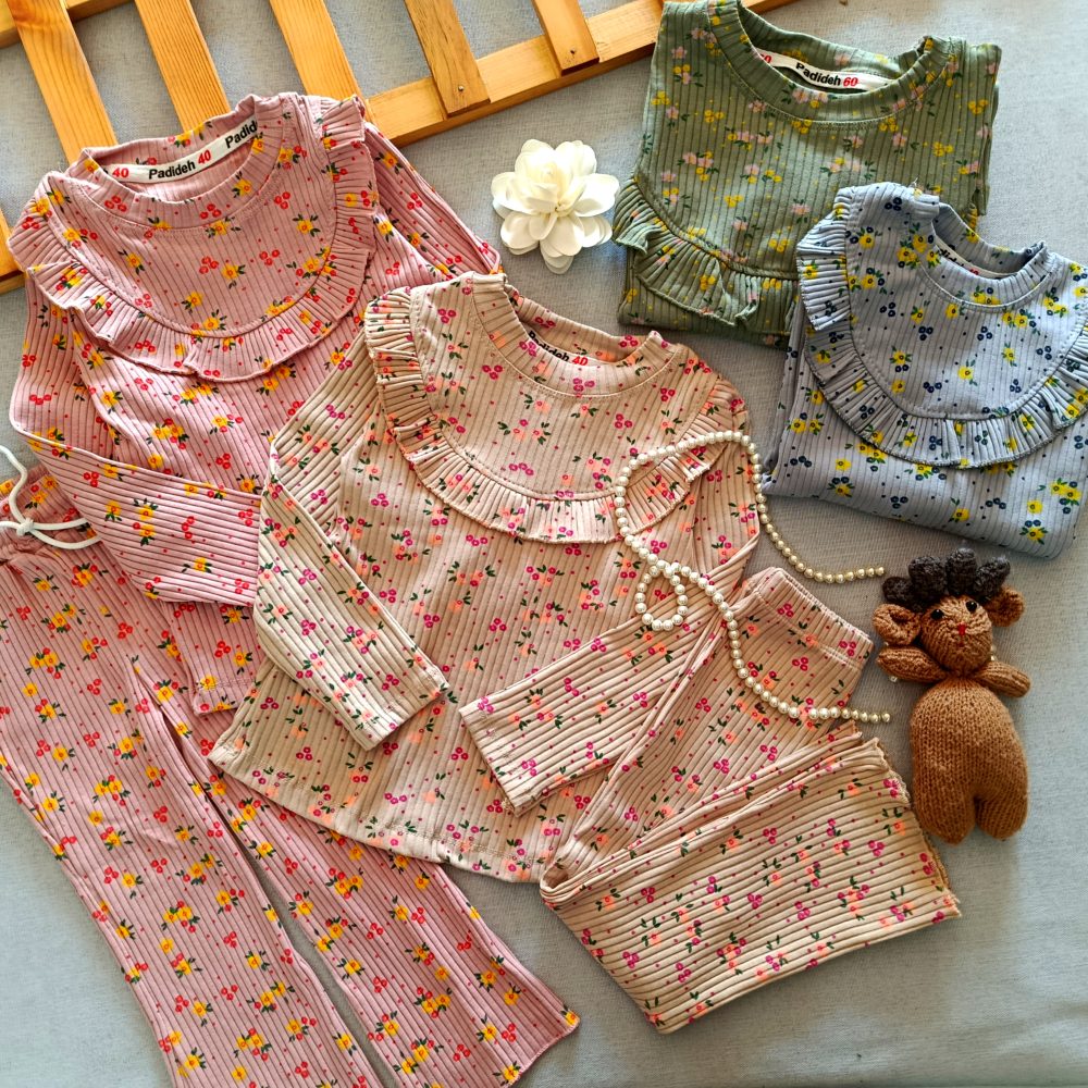 Girls' blouse and pants suitable for ages 2 to 12 years (1) Girls' blouse and pants suitable for ages 2 to 12 years