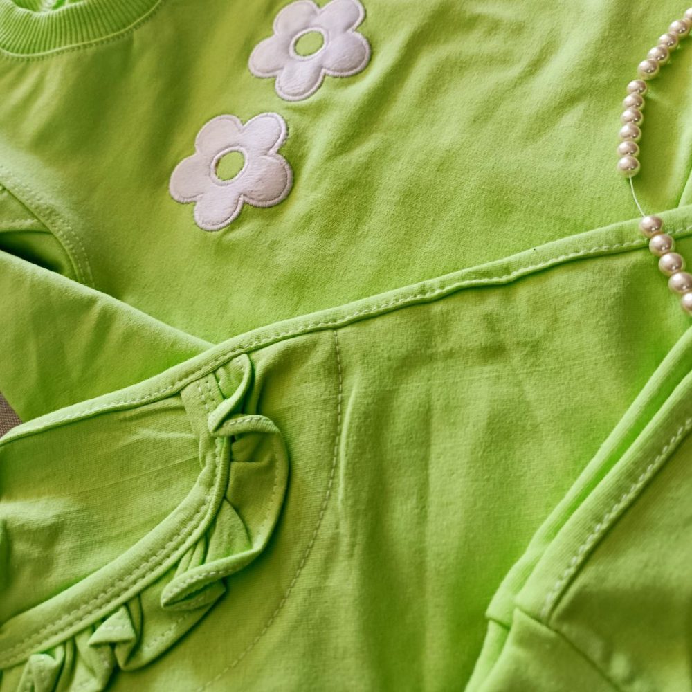 Girls' blouse and pants suitable for ages 2 to 5 years