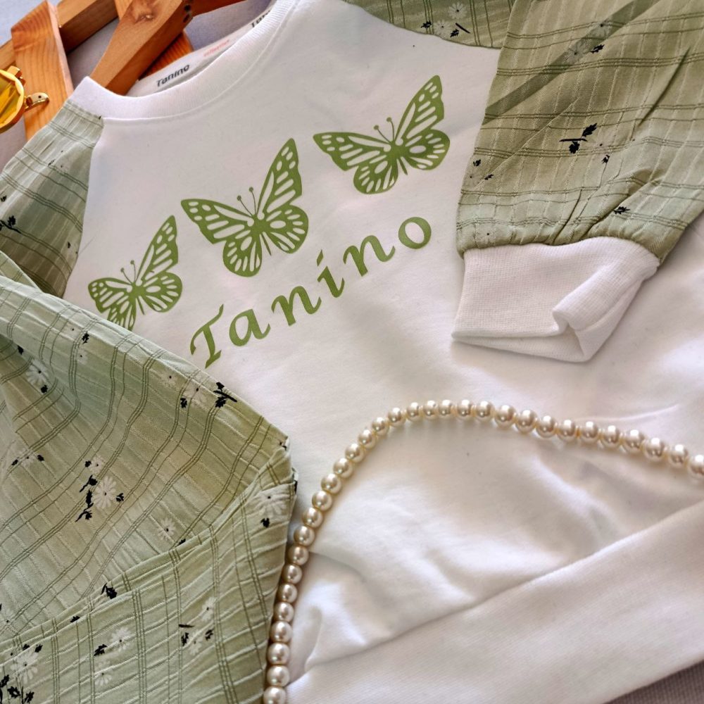 Girls' blouse and pants suitable for ages 2 to 5 years