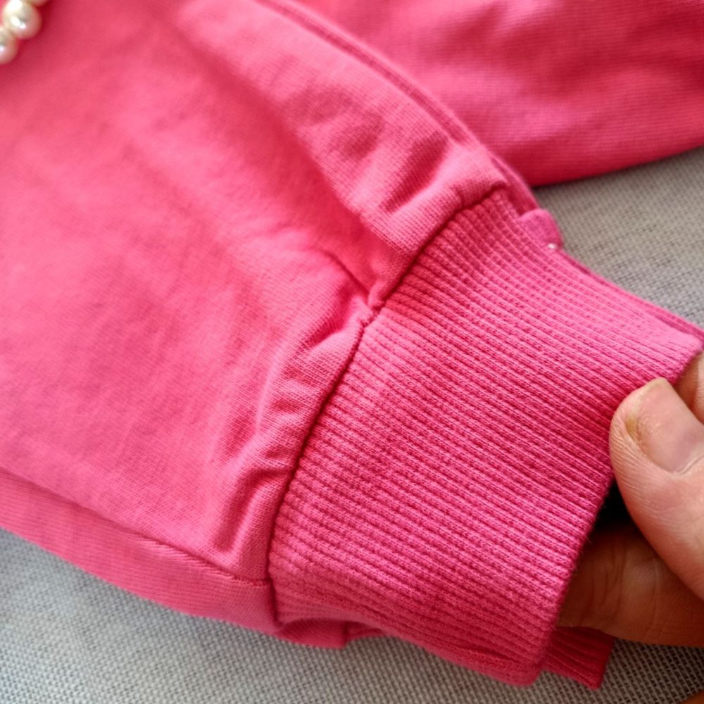 Girls' blouse and pants suitable for ages 2 to 5 years