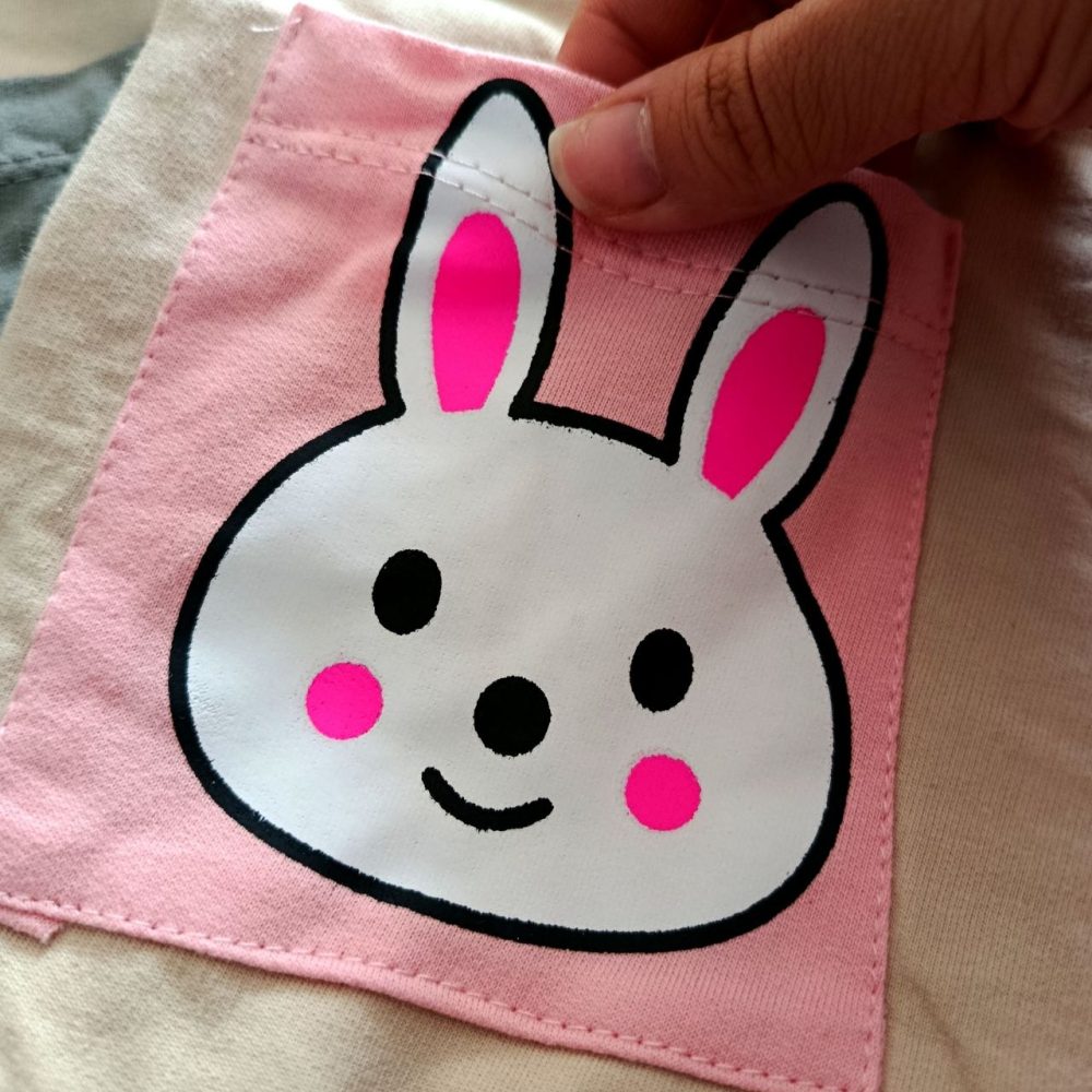 Girls' blouse and pants suitable for ages 2 to 5 years