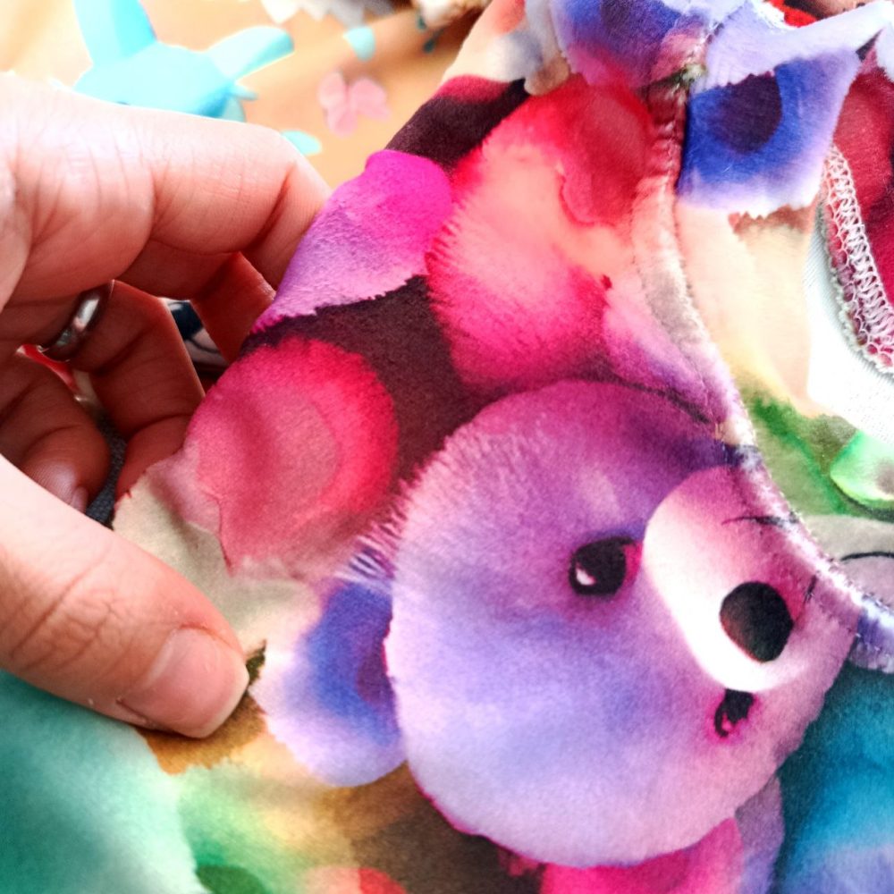 Girls' blouse and pants suitable for ages 2 to 9 years