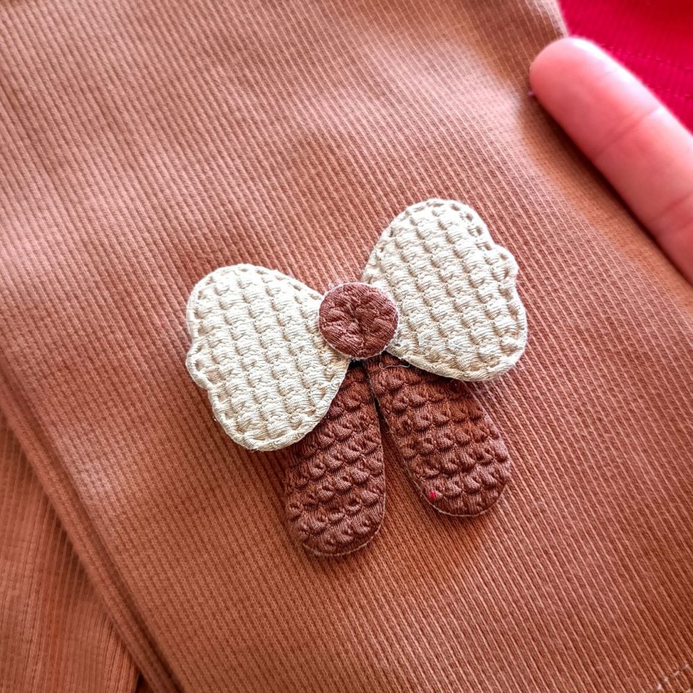 Girls' blouse and pants suitable for ages 2 to 9 years (8) Girls' blouse and pants suitable for ages 2 to 9 years