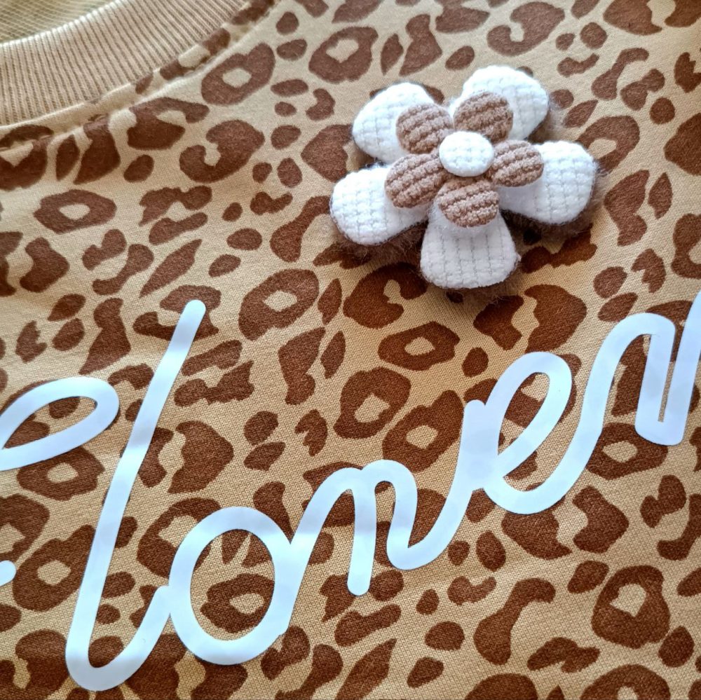 Girls' blouse and pants suitable for ages 3 to 10 years