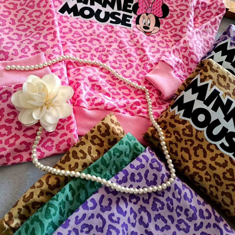 Girls' blouse and pants suitable for ages 3 to 10 years (5) Girls' blouse and pants suitable for ages 3 to 10 years