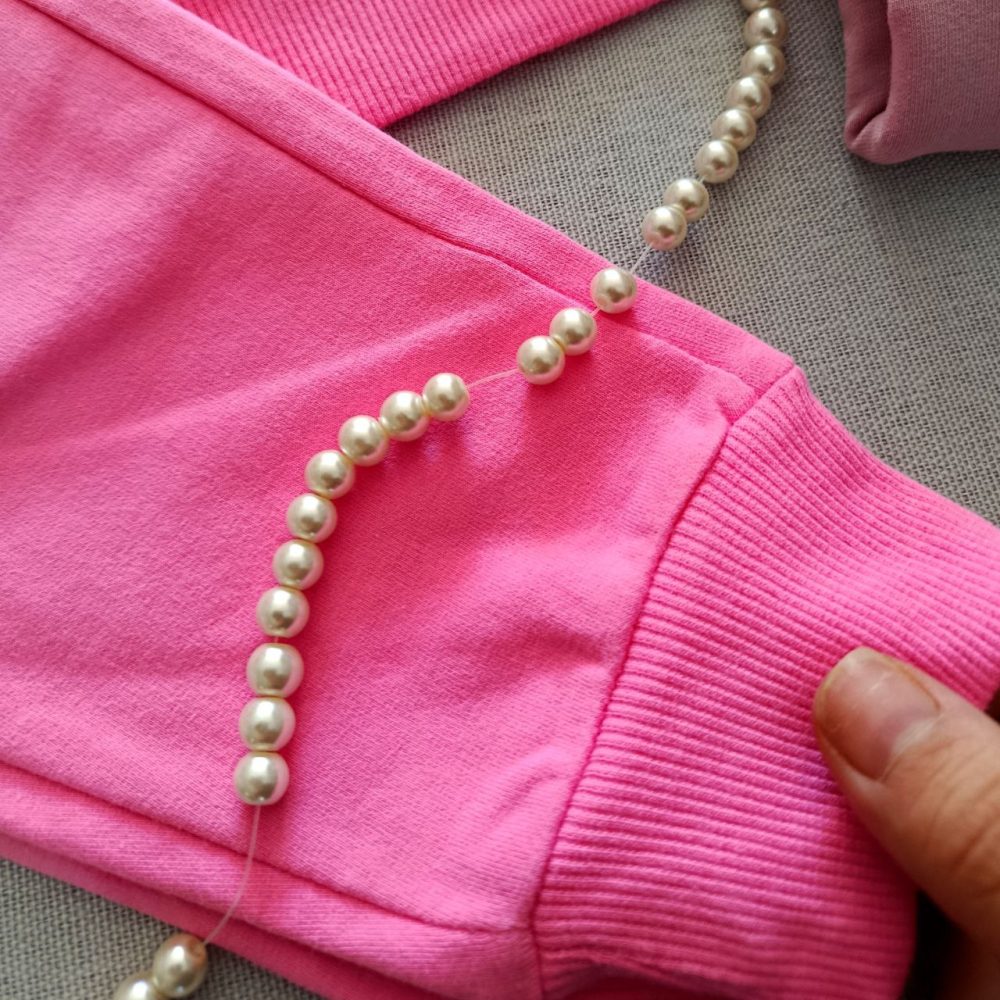 Girls' blouse and pants suitable for ages 3 to 5 years