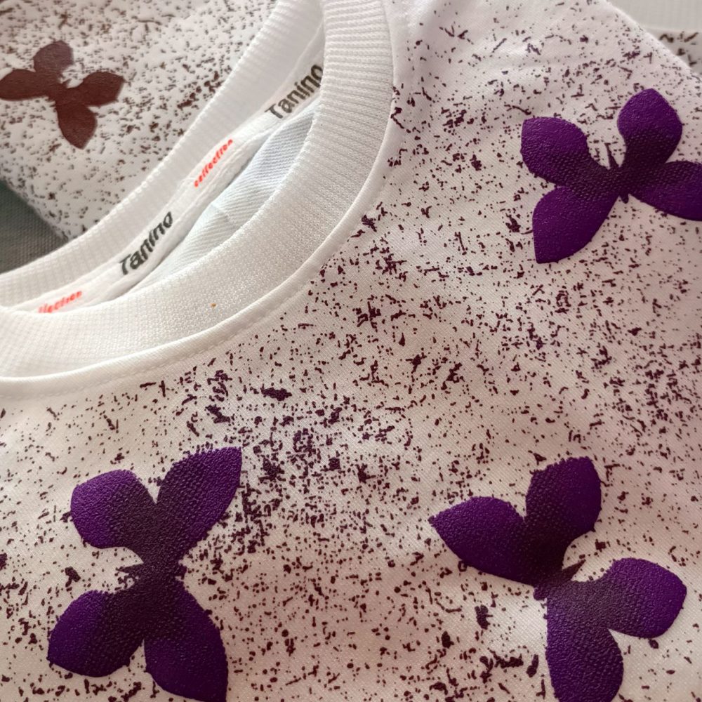 Girls' blouse and pants suitable for ages 3 to 7 years