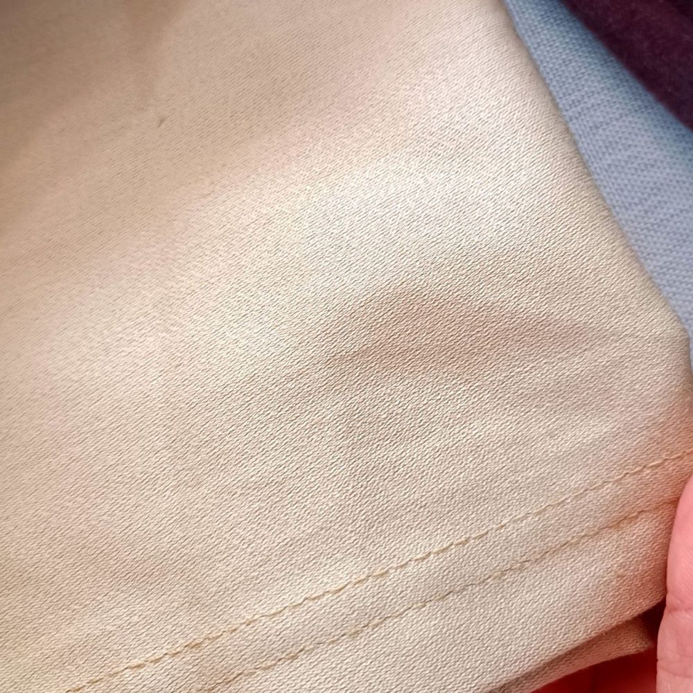 Girls' blouse and pants suitable for ages 3 to 7 years