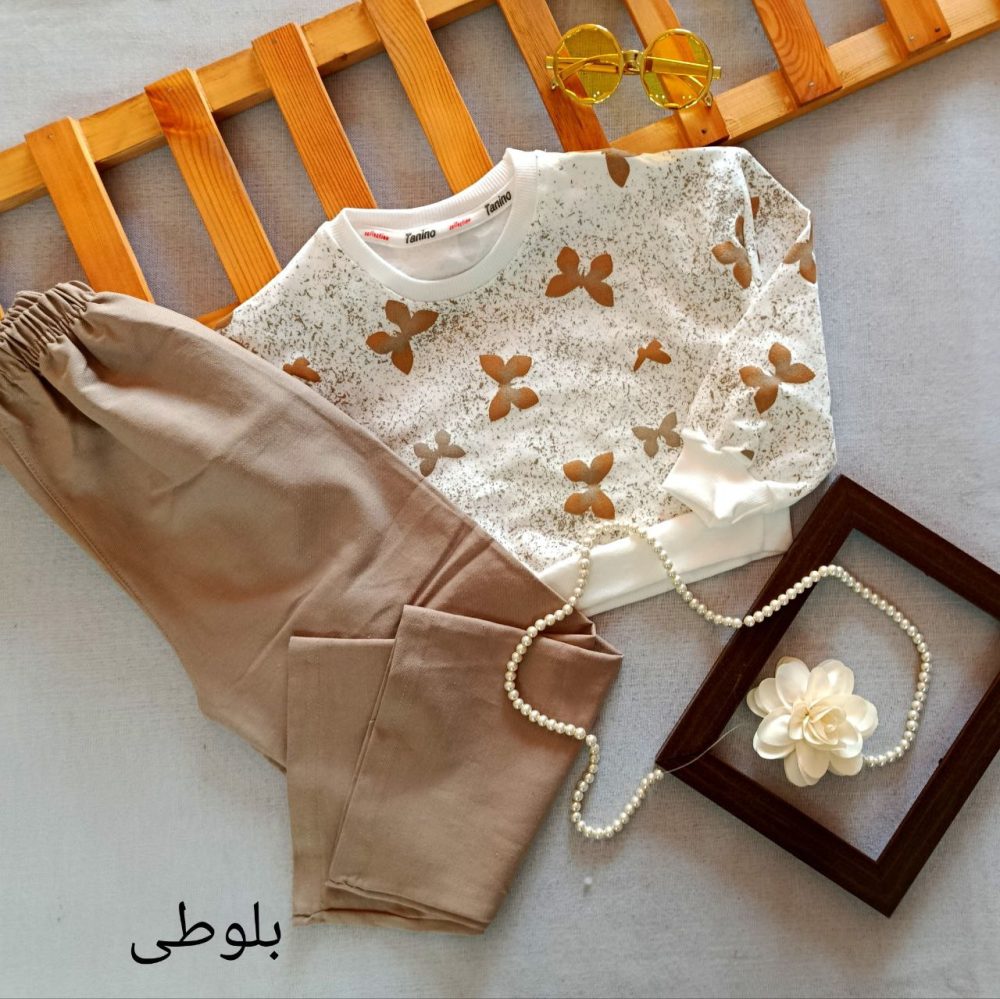 Girls' blouse and pants suitable for ages 3 to 7 years