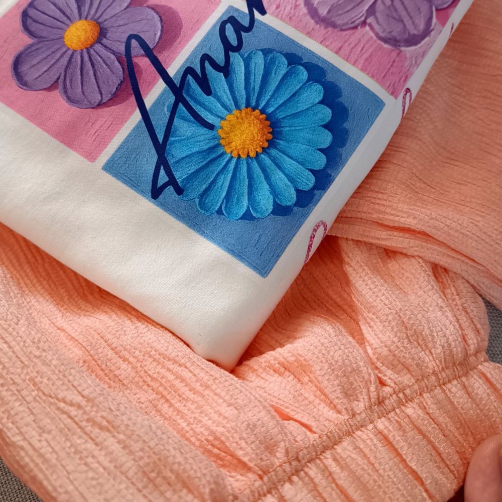 Girls' blouse and pants suitable for ages 4 to 7 years (5) Girls' blouse and pants suitable for ages 4 to 7 years