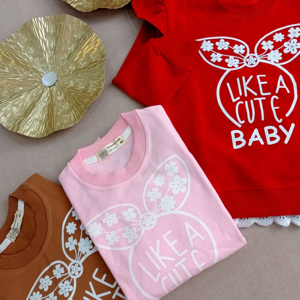 Girls' blouse suitable for ages 2 to 10 years