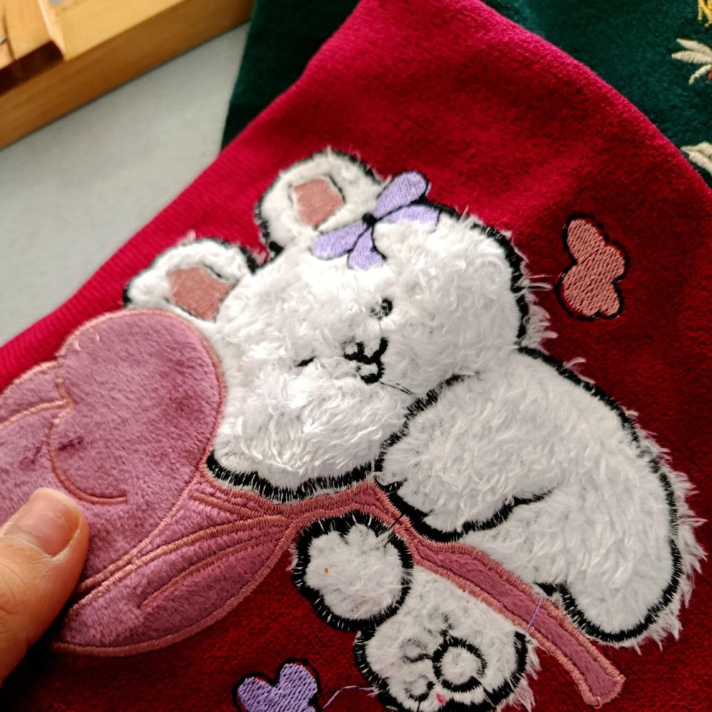 Girls' knitted blouse suitable for ages 1 to 10 years