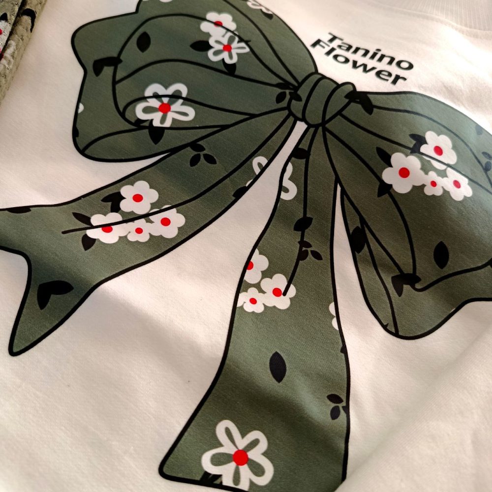 Girls' blouse and pants suitable for ages 9 to 12 years old