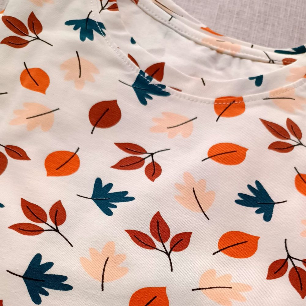 Girls' blouses and pants from age 4 to 9 years