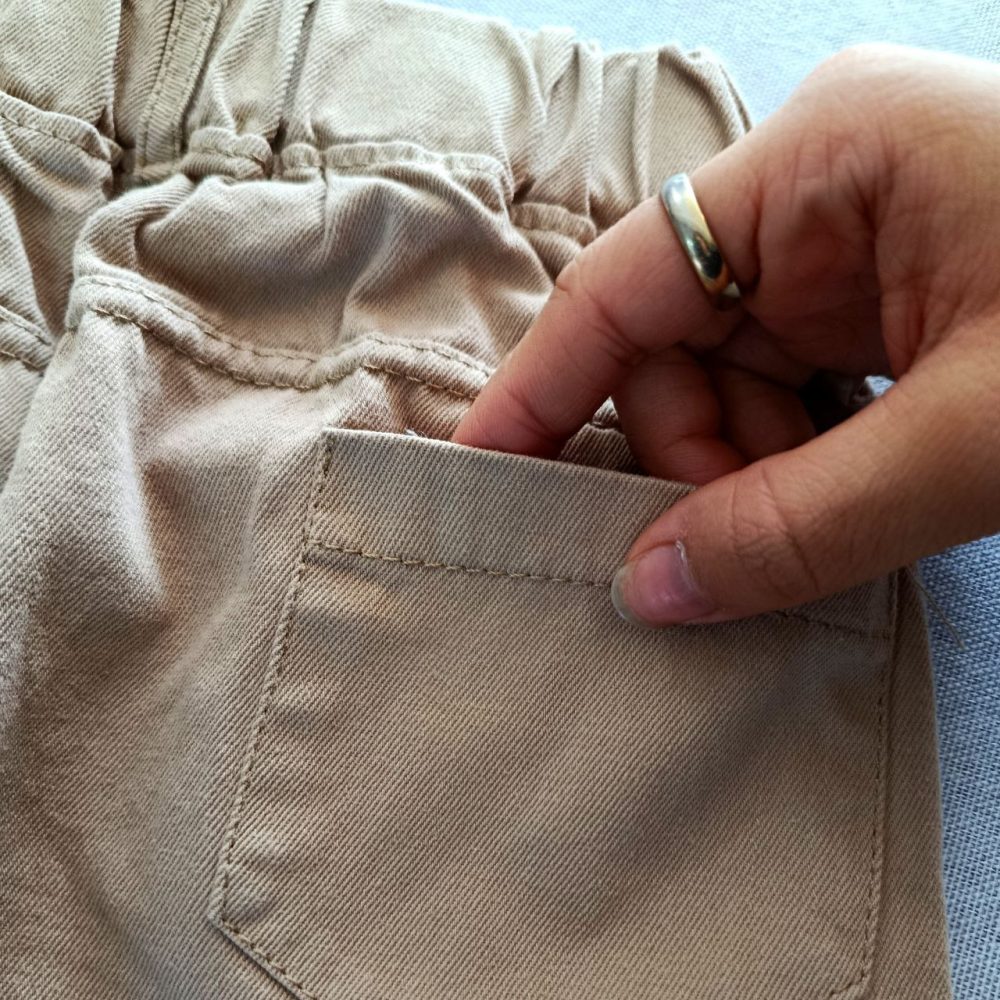 Girls' pants suitable for ages 3 to 7 years