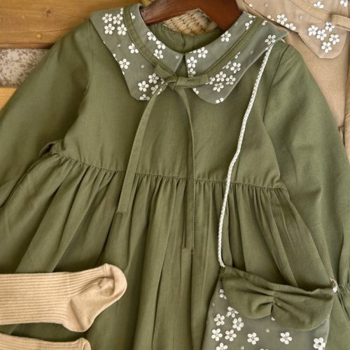 Girls' shirt suitable for ages 1 to 5 years