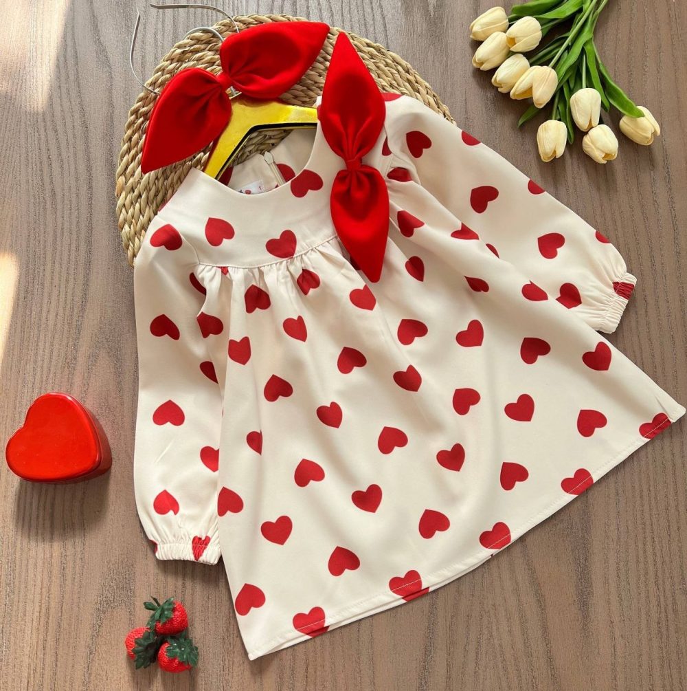 Girls' shirt suitable for ages 3 to 7 years