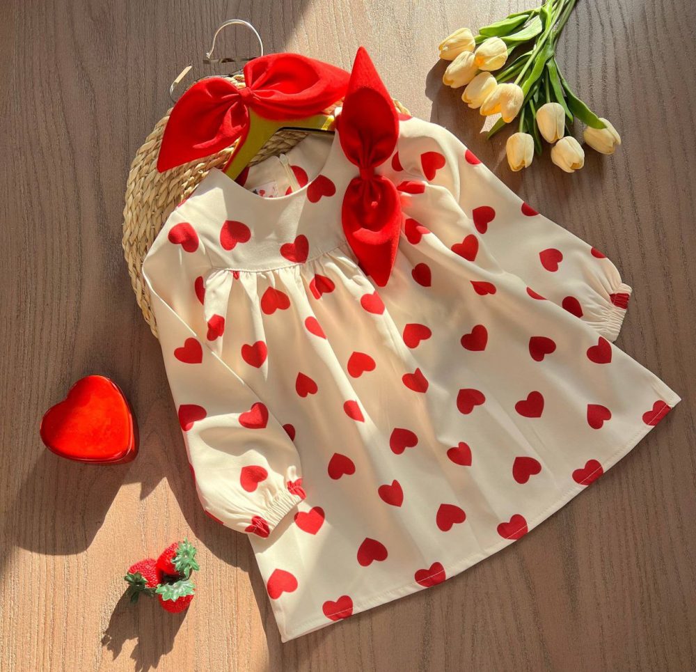 Girls' shirt suitable for ages 3 to 7 years