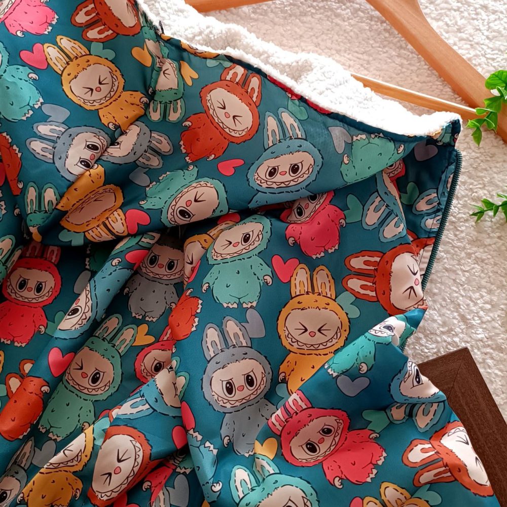 Hooded jacket for girls and boys, suitable for ages 2 to 10