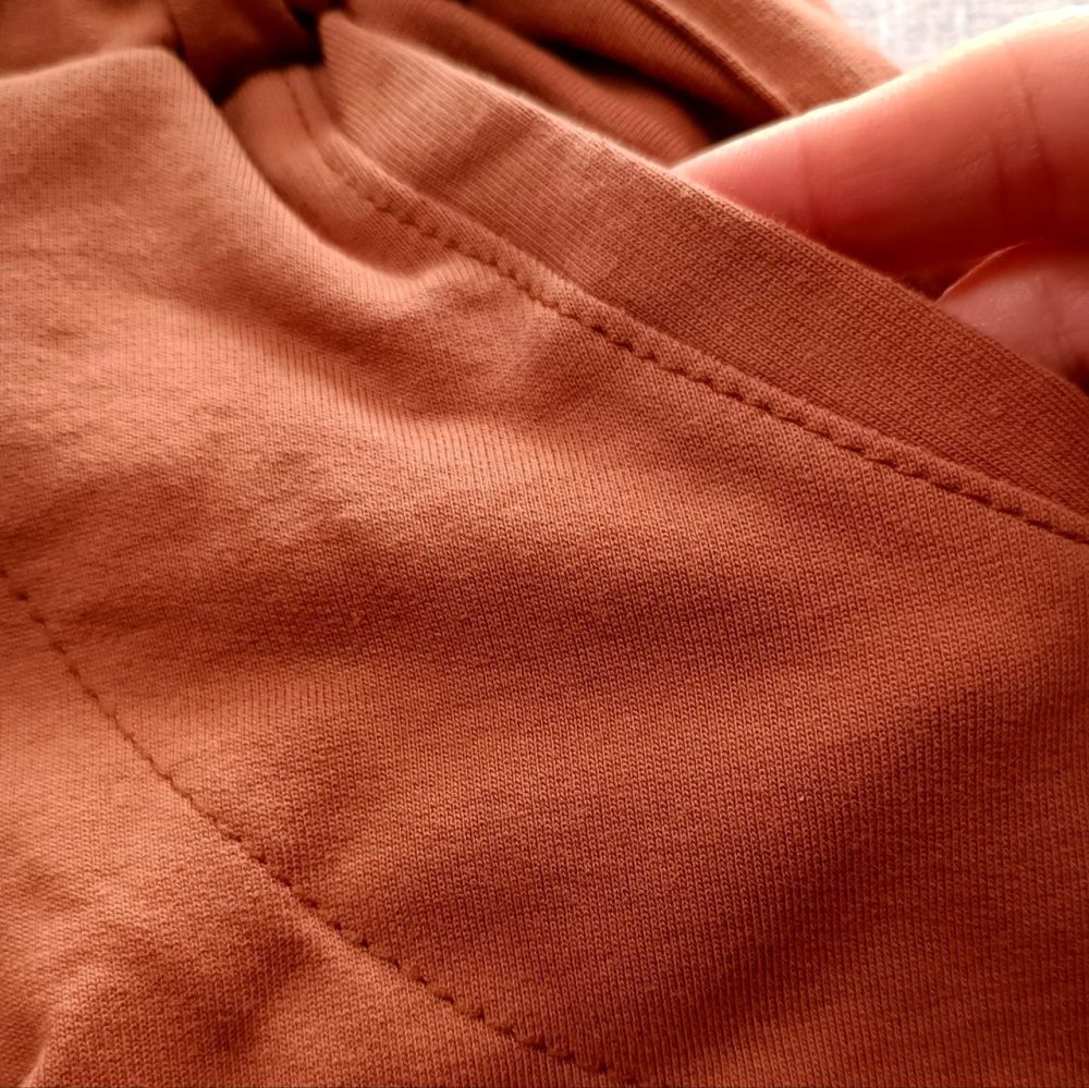 Sweatshirts and pants for girls and boys, suitable for ages 3 to 7 years old