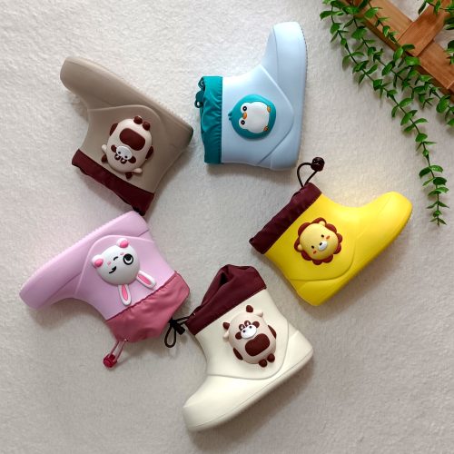 Girls' and boys' boots from sizes 24 to 35