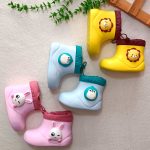 Girls' and boys' boots from sizes 24 to 35