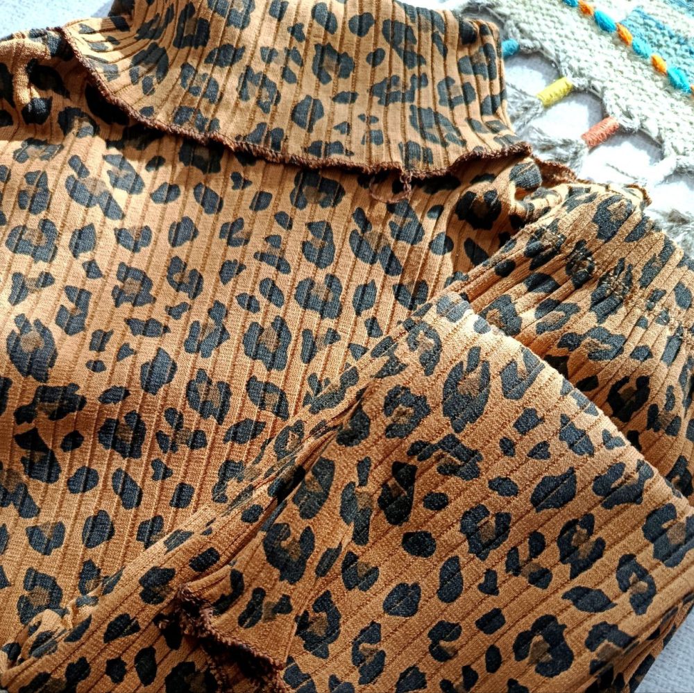 Girls' blouses and pants from 2 years to 9 years