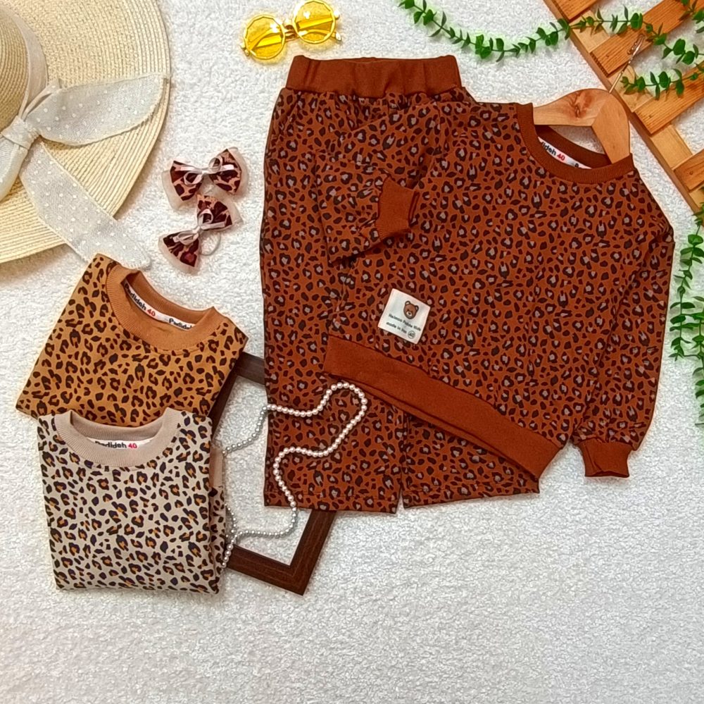 Girls' blouses and pants from size 40 to 55