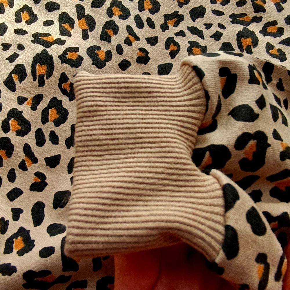 Girls' blouses and pants from size 40 to 55