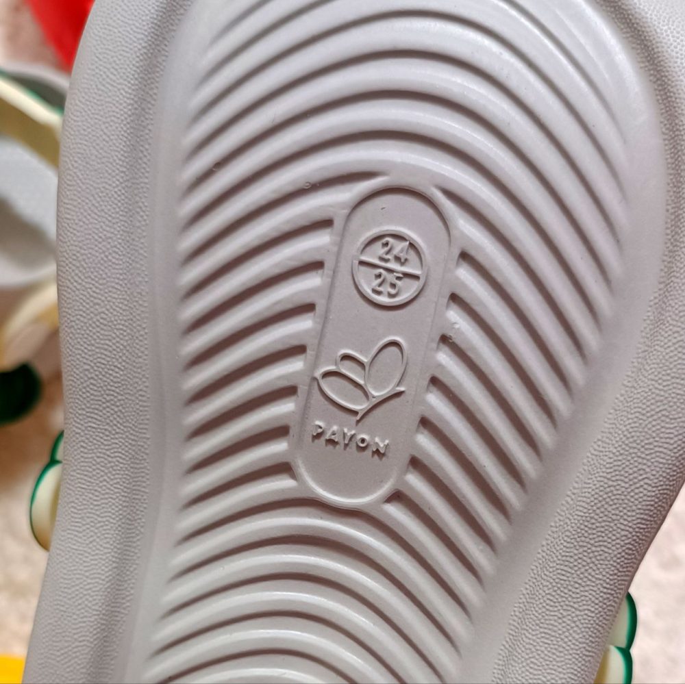 Girls' and boys' slippers from size 24 to 29