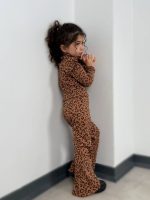 Girls' blouse and pants suitable for 2 to 7 years old