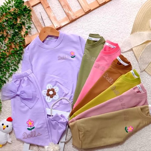 Girls' blouse and pants suitable for ages 2 to 6 years