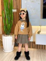 Girls' blouses and skirts from size 40 to size 55