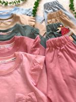 Girls' T-shirt and shorts, 2 to 5 years old
