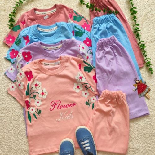 Girls' t-shirts and shorts from size 40 to size 55