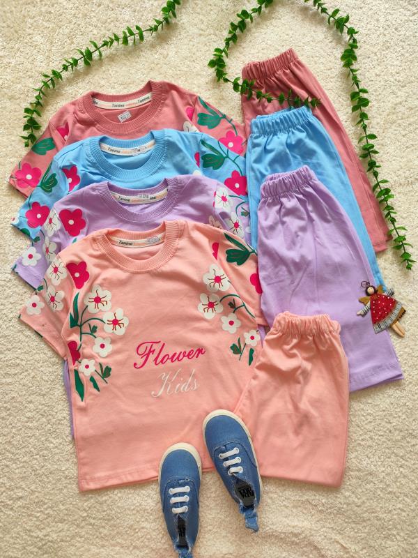 Girls' t-shirts and shorts from size 40 to size 55 (1) Girls' t-shirts and shorts from size 40 to size 55