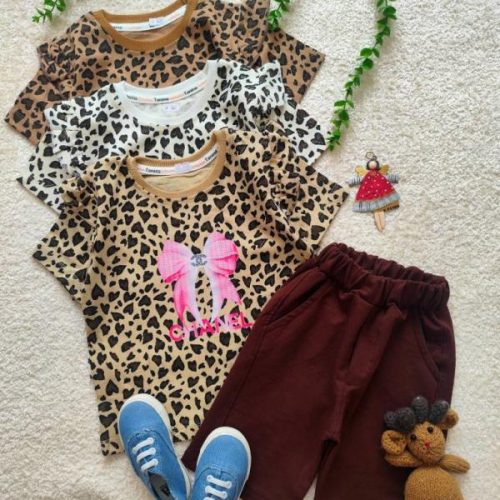 Girls' t-shirts and shorts from sizes 40 to 55