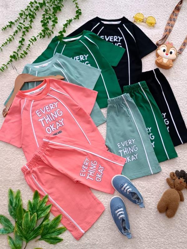 Boys' T-shirts and shorts, sizes 40 and 45 (3) Boys' T-shirts and shorts, sizes 40 and 45