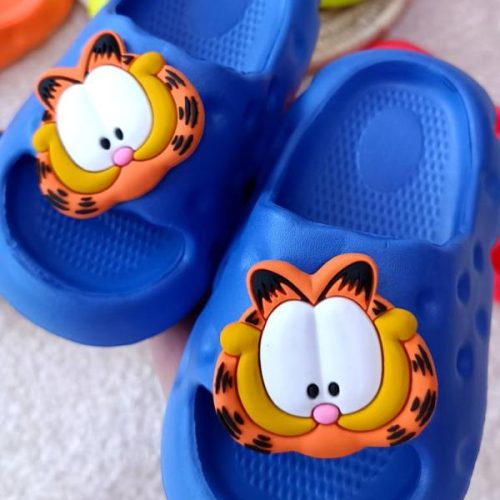 Boys' and girls' slippers, sizes 24 to 28