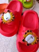 Boys' and girls' slippers, sizes 24 to 28
