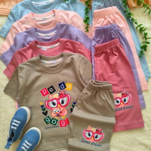 Girls' t-shirts and shorts from size 40 to size 55