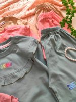 Girls' t-shirts and shorts from sizes 40 to 55